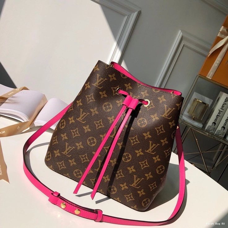 First bag ru VUITTON LOUIS NÉONOÉ 0724
